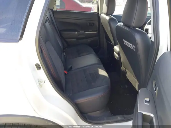 JA4AR3AW5JU019159 2018 MITSUBISHI OUTLANDER - Image 8