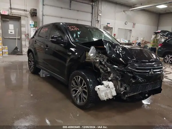 JA4AR3AW5JU025320 2018 MITSUBISHI OUTLANDER - Image 1