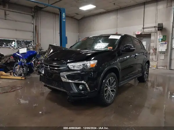 JA4AR3AW5JU025320 2018 MITSUBISHI OUTLANDER - Image 2