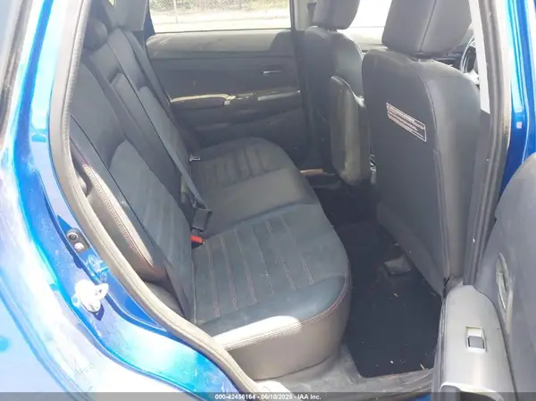 JA4AR3AW5JZ008911 2018 MITSUBISHI OUTLANDER - Image 8