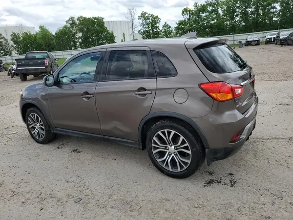 JA4AR3AW5JZ010013 2018 MITSUBISHI OUTLANDER - Image 2