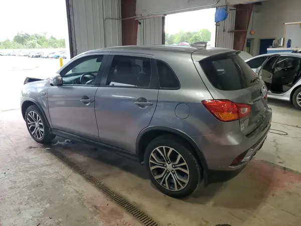 JA4AR3AW5JZ010075 2018 MITSUBISHI OUTLANDER - Image 2