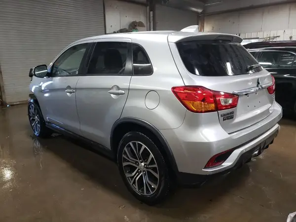 JA4AR3AW5JZ013526 2018 MITSUBISHI OUTLANDER - Image 2