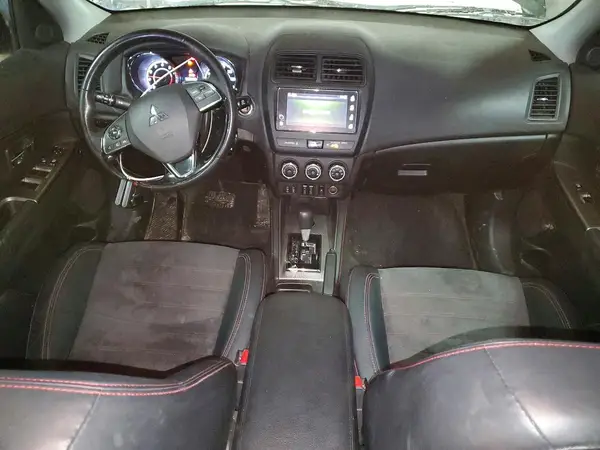 JA4AR3AW5JZ033758 2018 MITSUBISHI OUTLANDER - Image 8