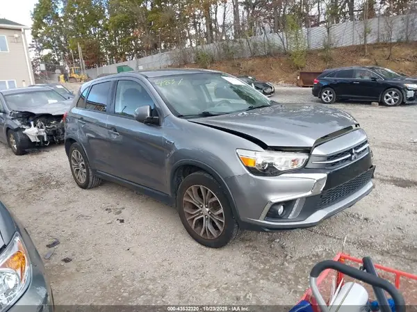 JA4AR3AW5JZ034831 2018 MITSUBISHI OUTLANDER - Image 1