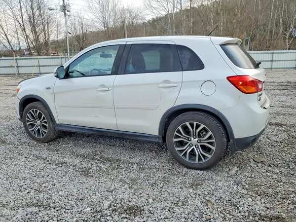 JA4AR3AW6GZ028108 2016 MITSUBISHI OUTLANDER - Image 2