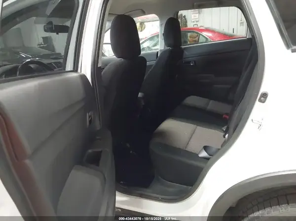 JA4AR3AW6GZ045958 2016 MITSUBISHI OUTLANDER - Image 8
