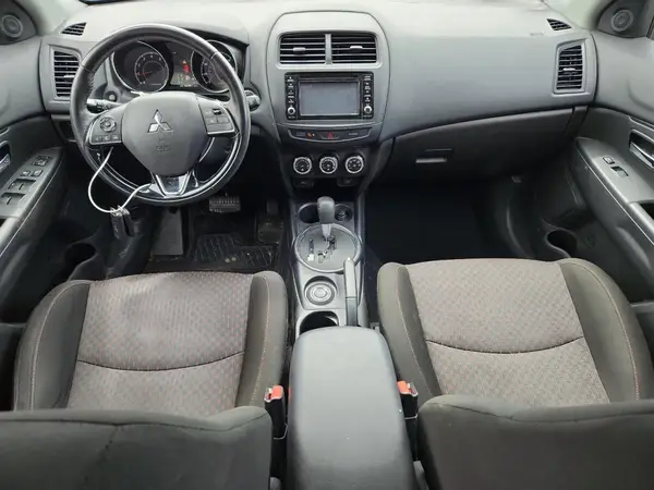 JA4AR3AW6HZ025033 2017 MITSUBISHI OUTLANDER - Image 8