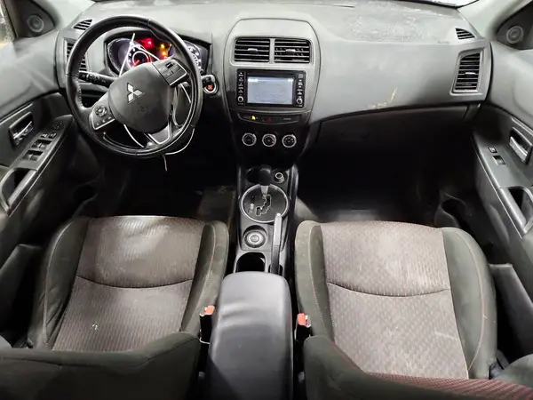 JA4AR3AW6HZ028353 2017 MITSUBISHI OUTLANDER - Image 8