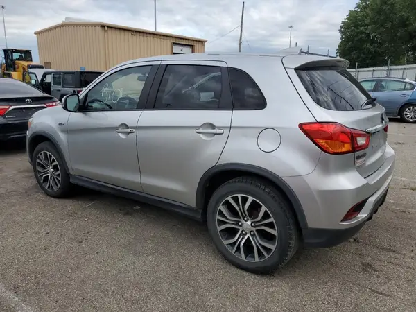 JA4AR3AW6JU001642 2018 MITSUBISHI OUTLANDER - Image 2
