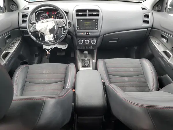 JA4AR3AW6JU011877 2018 MITSUBISHI OUTLANDER - Image 8