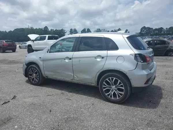 JA4AR3AW6JU012799 2018 MITSUBISHI OUTLANDER - Image 2