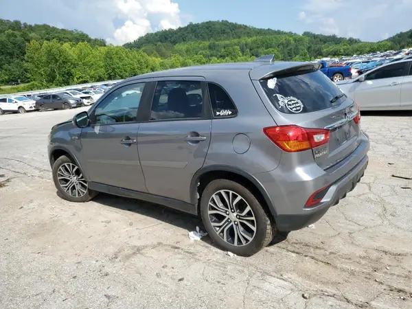 JA4AR3AW6JU018862 2018 MITSUBISHI OUTLANDER - Image 2
