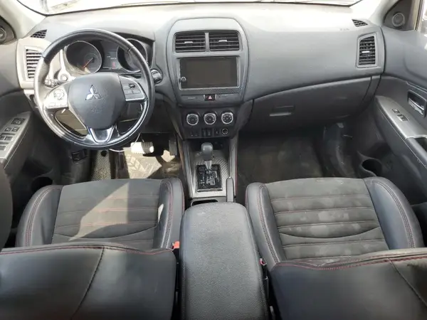 JA4AR3AW6JU018862 2018 MITSUBISHI OUTLANDER - Image 8