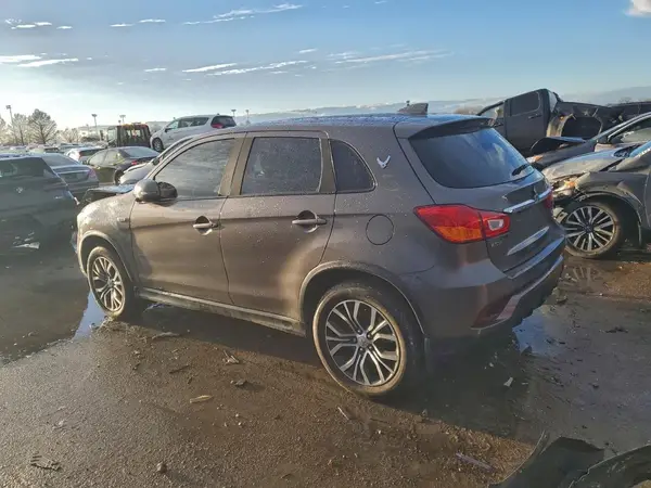 JA4AR3AW6JU021339 2018 MITSUBISHI OUTLANDER - Image 2