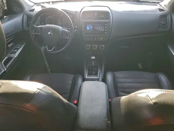 JA4AR3AW6JU021339 2018 MITSUBISHI OUTLANDER - Image 8