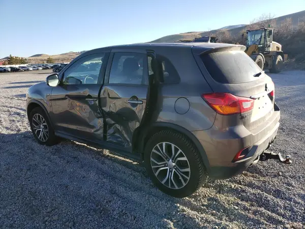 JA4AR3AW6JU025102 2018 MITSUBISHI OUTLANDER - Image 2