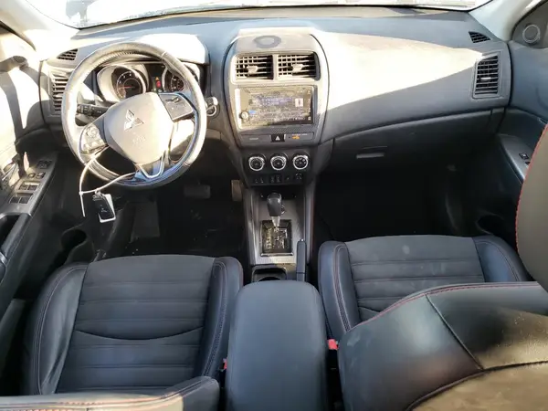JA4AR3AW6JU025102 2018 MITSUBISHI OUTLANDER - Image 8