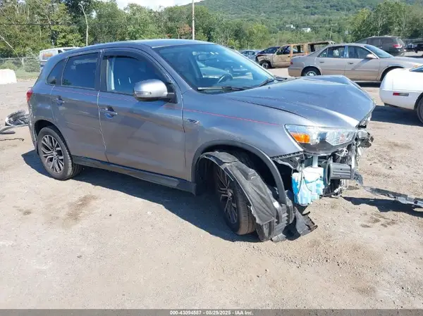 JA4AR3AW6JZ008948 2018 MITSUBISHI OUTLANDER - Image 1