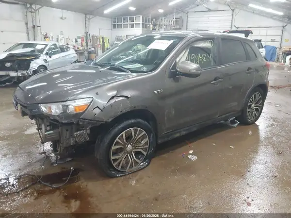 JA4AR3AW6JZ012076 2018 MITSUBISHI OUTLANDER - Image 2