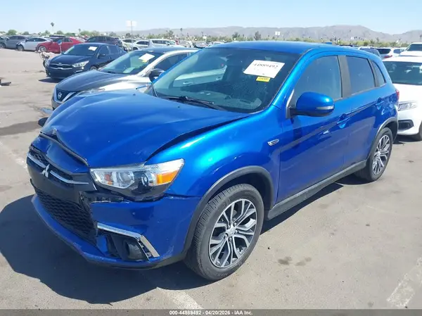 JA4AR3AW6JZ032814 2018 MITSUBISHI OUTLANDER - Image 2