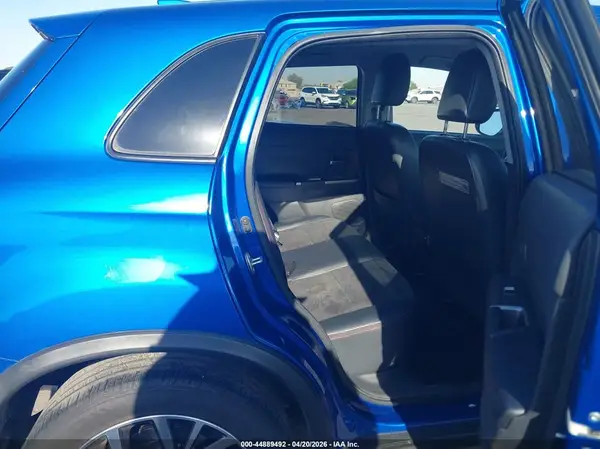 JA4AR3AW6JZ032814 2018 MITSUBISHI OUTLANDER - Image 8