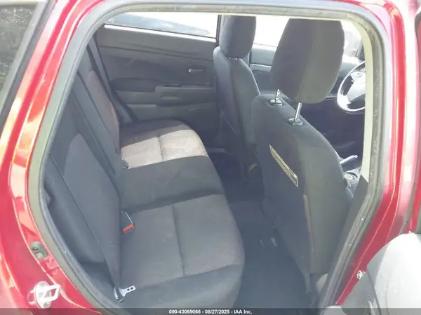 JA4AR3AW7HZ016793 2017 MITSUBISHI OUTLANDER - Image 8