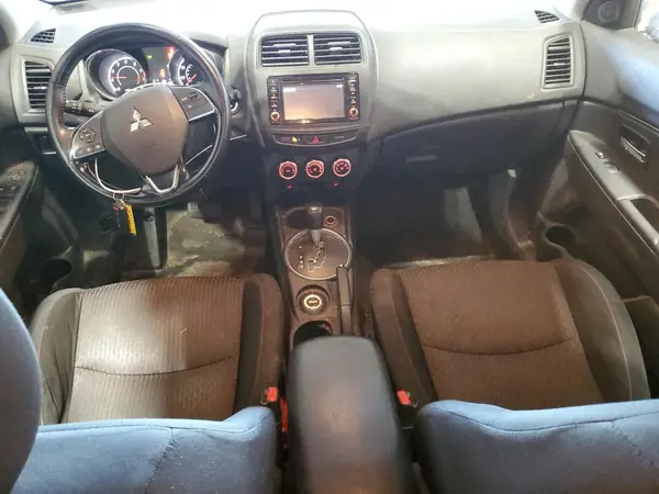 JA4AR3AW7HZ020309 2017 MITSUBISHI OUTLANDER - Image 8