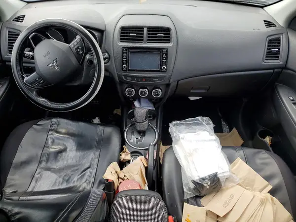 JA4AR3AW7HZ058624 2017 MITSUBISHI OUTLANDER - Image 8