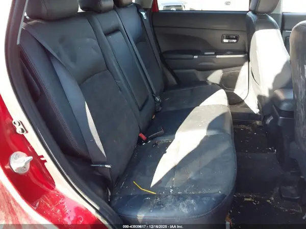 JA4AR3AW7JU001424 2018 MITSUBISHI OUTLANDER - Image 8