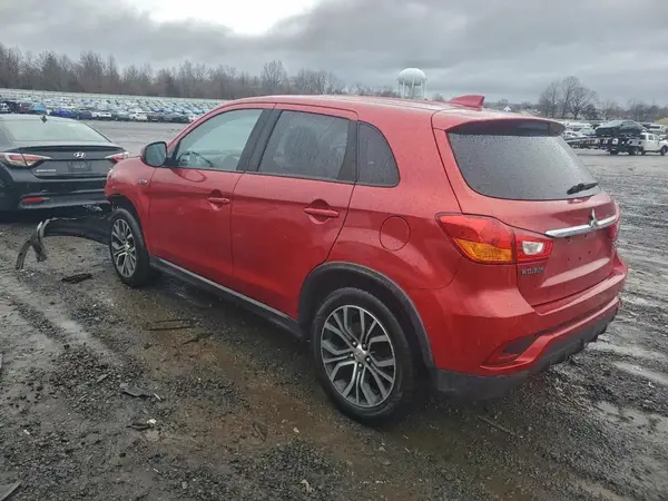 JA4AR3AW7JU001567 2018 MITSUBISHI OUTLANDER - Image 2