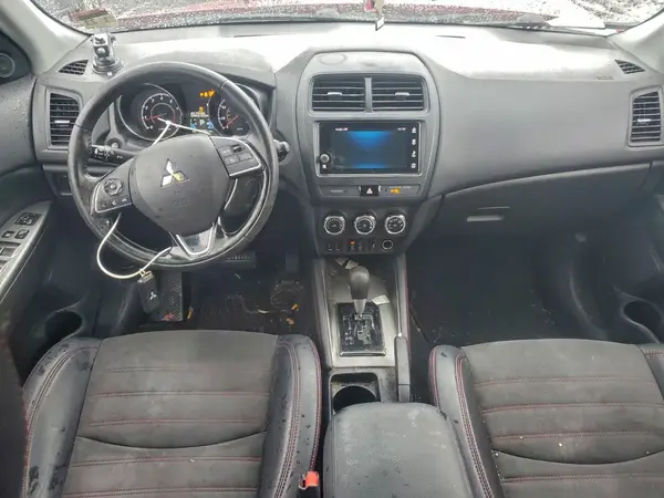 JA4AR3AW7JU001567 2018 MITSUBISHI OUTLANDER - Image 8