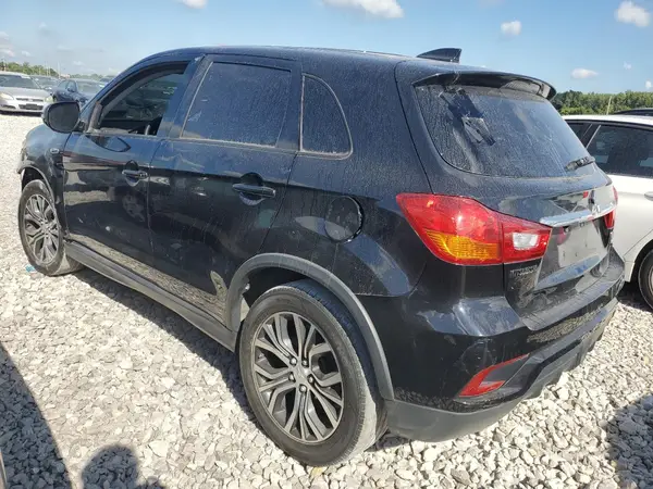 JA4AR3AW7JU002945 2018 MITSUBISHI OUTLANDER - Image 2