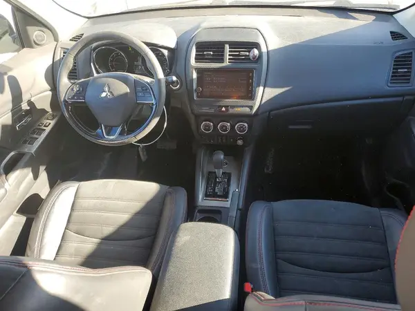 JA4AR3AW7JU025738 2018 MITSUBISHI OUTLANDER - Image 8