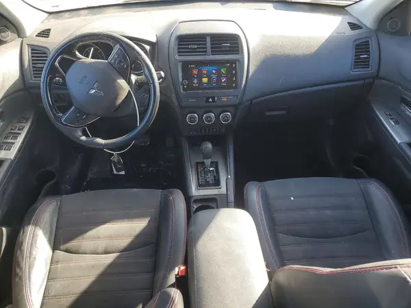 JA4AR3AW7JZ004195 2018 MITSUBISHI OUTLANDER - Image 8
