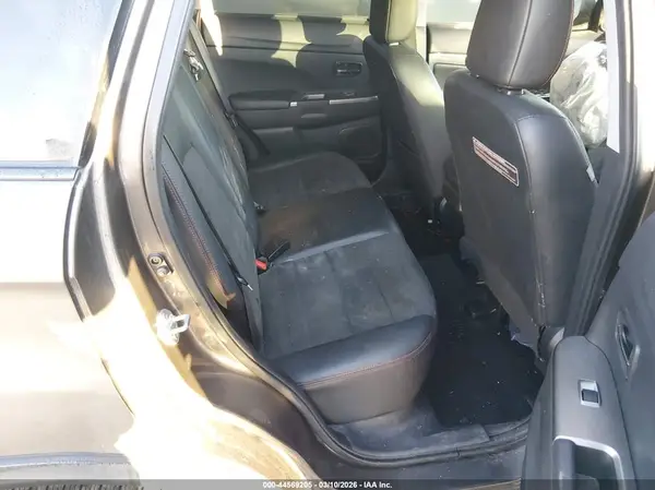 JA4AR3AW7JZ012829 2018 MITSUBISHI OUTLANDER - Image 8