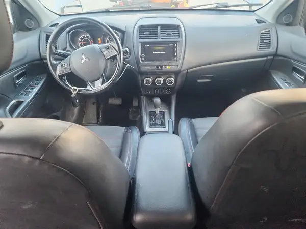 JA4AR3AW7JZ032630 2018 MITSUBISHI OUTLANDER - Image 8