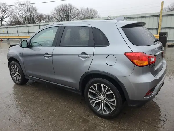 JA4AR3AW7JZ035382 2018 MITSUBISHI OUTLANDER - Image 2