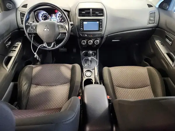 JA4AR3AW8HZ028645 2017 MITSUBISHI OUTLANDER - Image 8