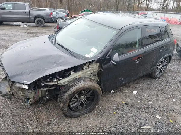 JA4AR3AW8HZ065873 2017 MITSUBISHI OUTLANDER - Image 2