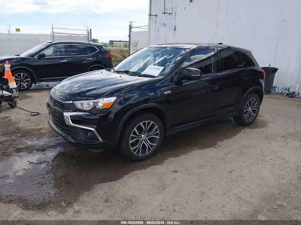 JA4AR3AW8HZ066277 2017 MITSUBISHI OUTLANDER - Image 2