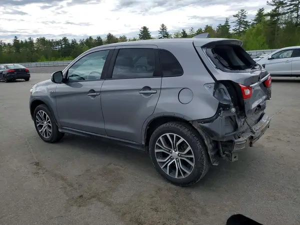 JA4AR3AW8JU013243 2018 MITSUBISHI OUTLANDER - Image 2
