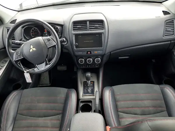 JA4AR3AW8JU013243 2018 MITSUBISHI OUTLANDER - Image 8