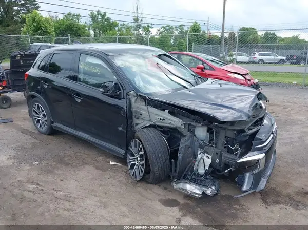 JA4AR3AW8JU020015 2018 MITSUBISHI OUTLANDER - Image 1