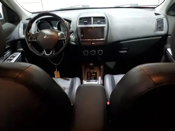 JA4AR3AW8JZ006330 2018 MITSUBISHI OUTLANDER - Image 8