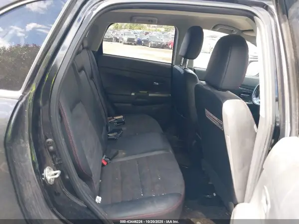 JA4AR3AW8JZ012399 2018 MITSUBISHI OUTLANDER - Image 8