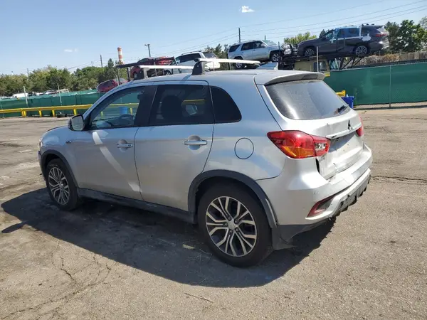 JA4AR3AW8JZ012547 2018 MITSUBISHI OUTLANDER - Image 2