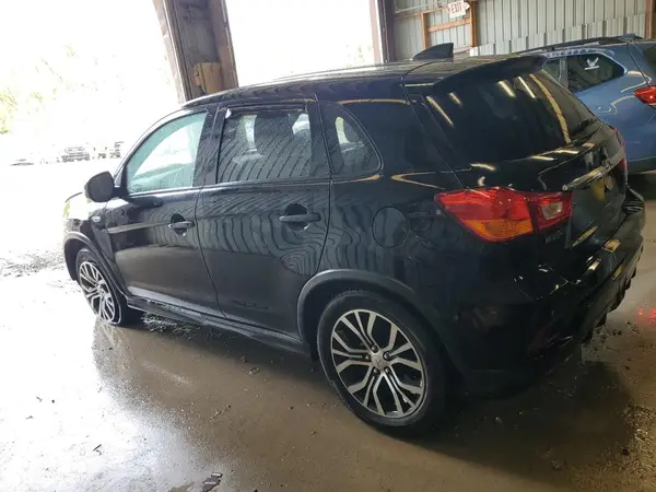 JA4AR3AW8JZ032765 2018 MITSUBISHI OUTLANDER - Image 2