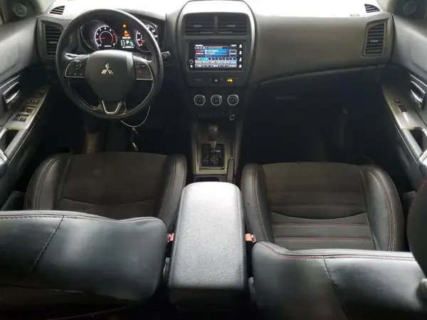 JA4AR3AW8JZ032765 2018 MITSUBISHI OUTLANDER - Image 8