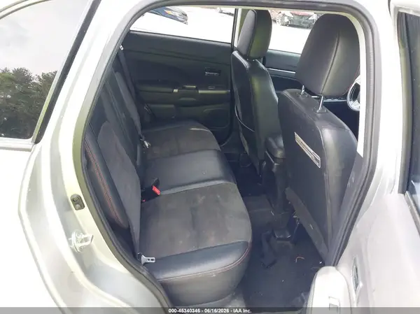 JA4AR3AW8JZ033561 2018 MITSUBISHI OUTLANDER - Image 8